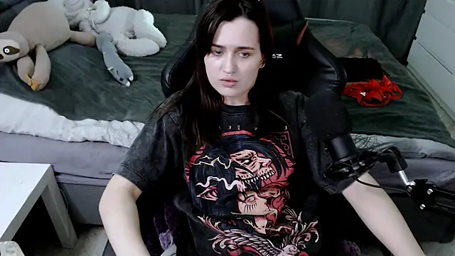 Snapshot of KiraYammy chatting on January 25, 2025, 4:34 am KiraYammy online show from January 25, 2025, 4:34 am