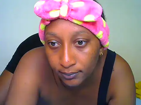CarlaBeckky online show from December 3, 2024, 3:33 pm