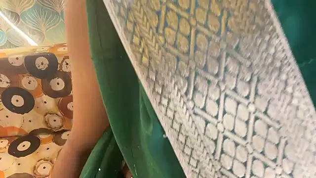 shuhana  online show from November 27, 2025, 4:47 am