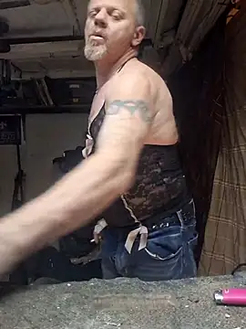 Snapshot of MagicAdmiralty5 chatting on December 14, 2025, 6:52 am MagicAdmiralty5 online show from December 14, 2025, 6:52 am