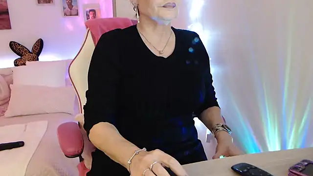 Snapshot of aubade246 chatting on January 10, 2025, 1:31 pm aubade246 online show from January 10, 2025, 1:31 pm