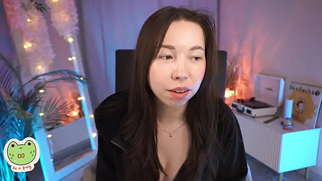 Sarah Son online show from February 28, 2025, 8:53 am