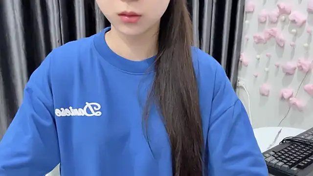 KaleAnisa online show from July 17, 2026, 1:23 am