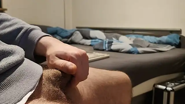 Snapshot of Alphapimmelchen chatting on December 16, 2024, 4:05 pm Alphapimmelchen online show from December 16, 2024, 4:05 pm