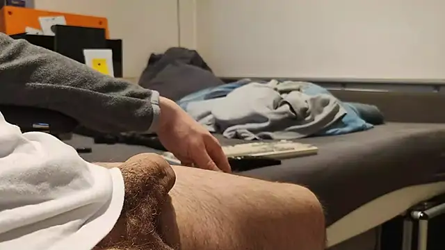 Snapshot of Alphapimmelchen chatting on December 19, 2024, 9:51 am Alphapimmelchen online show from December 19, 2024, 9:51 am