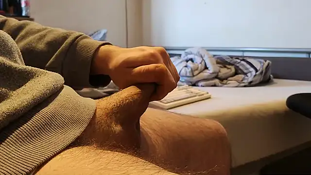 Snapshot of Alphapimmelchen chatting on March 9, 2025, 11:47 am Alphapimmelchen online show from March 9, 2025, 11:47 am