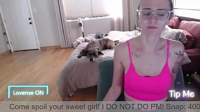 Plantbabeee online show from May 4, 2026, 7:10 pm