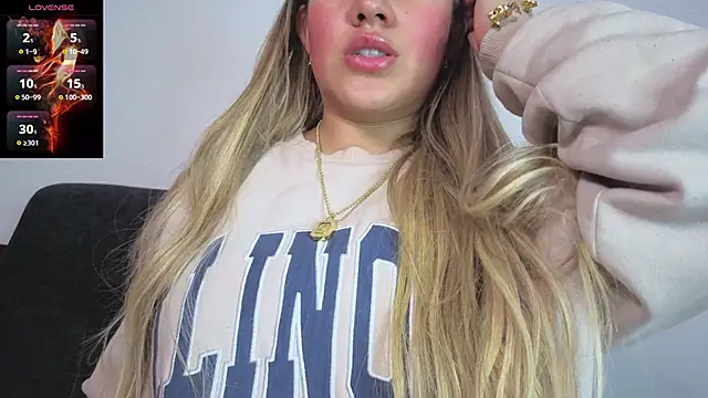 eleecttraa 12 online show from December 17, 2025, 9:10 pm