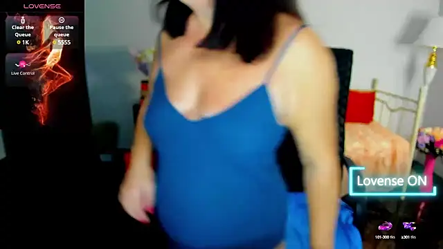 Julia Dean online show from December 3, 2024, 4:28 pm