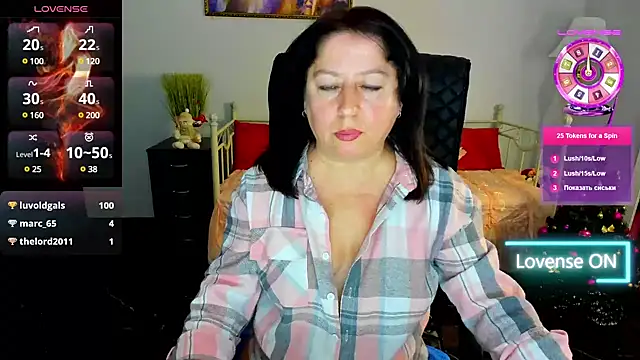 Julia Dean online show from December 26, 2024, 6:43 pm