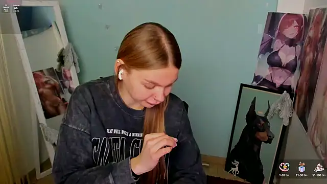 Snapshot of Molly_sweetie chatting on January 3, 2025, 10:09 am Molly sweetie online show from January 3, 2025, 10:09 am