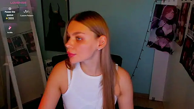 Snapshot of Molly_sweetie chatting on September 10, 2025, 6:24 am Molly sweetie online show from September 10, 2025, 6:24 am