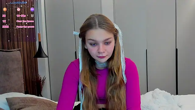 Molly sweetie online show from November 3, 2025, 7:20 am