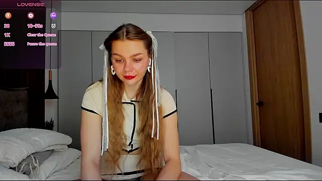 Molly sweetie online show from February 15, 2026, 8:02 am