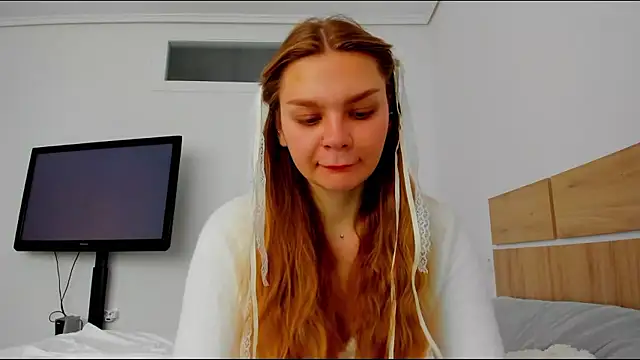 Molly sweetie online show from April 2, 2026, 6:22 am