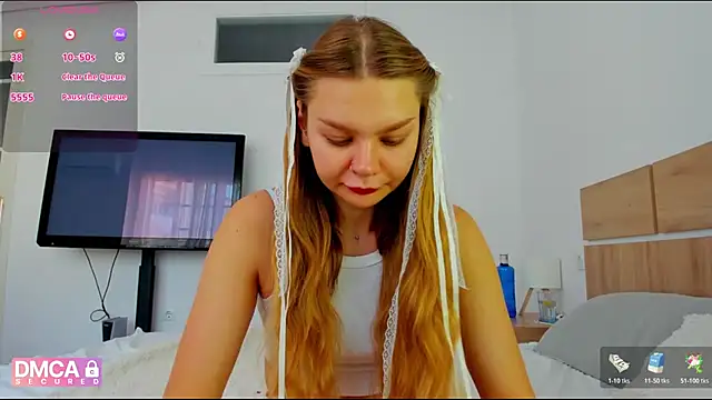Molly sweetie online show from May 11, 2026, 6:19 am