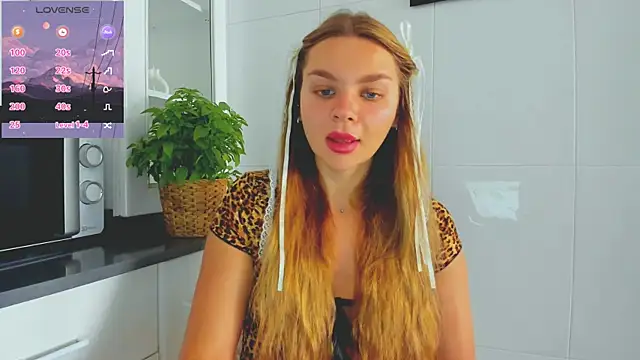 Molly sweetie online show from June 26, 2026, 6:40 am
