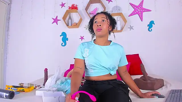 Snapshot of Tanissha_curly chatting on September 18, 2025, 11:45 am Tanissha curly online show from September 18, 2025, 11:45 am