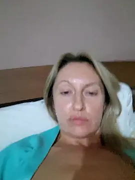 Miss    Mia  online show from September 24, 2025, 4:10 pm