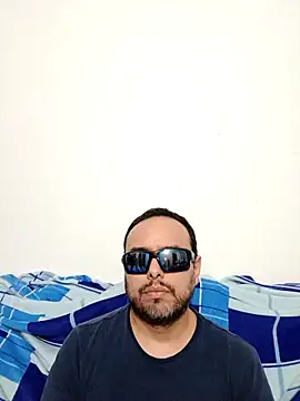 ElSunEagle online show from April 29, 2026, 2:37 am