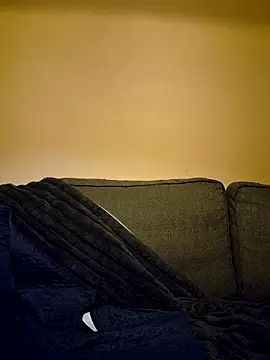 minierose online show from April 16, 2026, 4:35 am