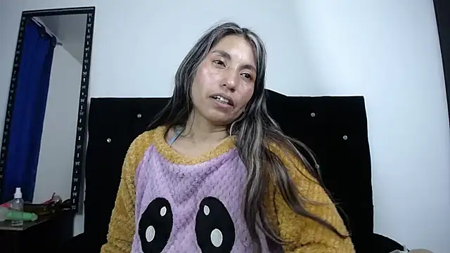 Snapshot of sweet_skylove_ chatting on May 11, 2026, 10:40 pm sweet skylove online show from May 11, 2026, 10:40 pm