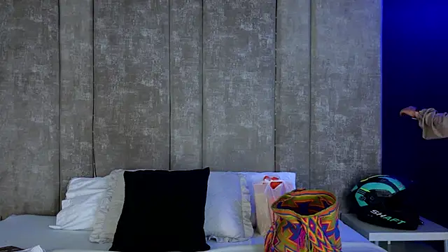 GiselOrtiz online show from November 14, 2025, 10:14 am