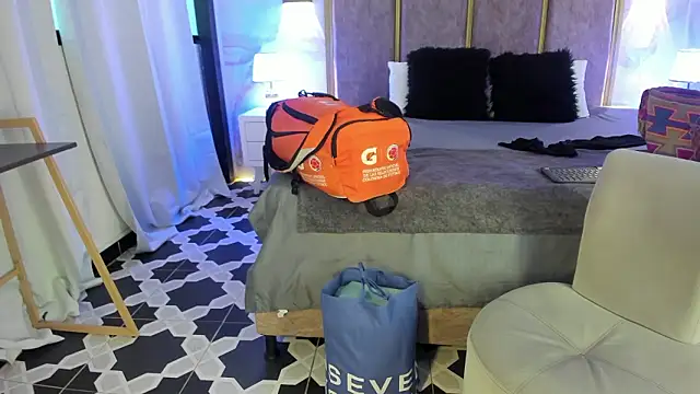 Snapshot of GiselOrtiz chatting on February 24, 2026, 11:52 am GiselOrtiz online show from February 24, 2026, 11:52 am