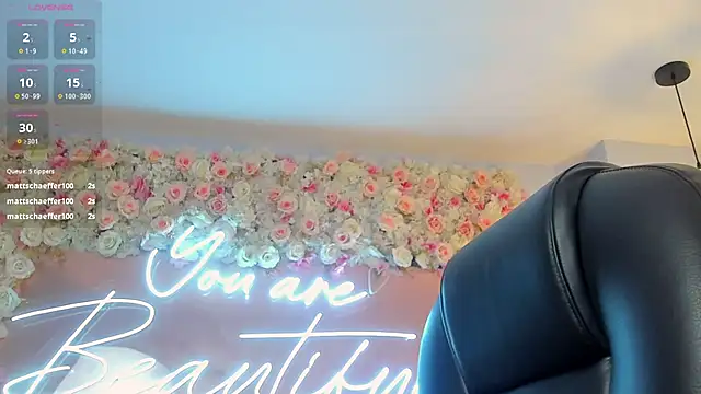 CorinneRusso online show from February 9, 2025, 10:20 am