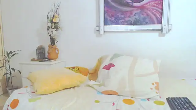 SoniaGresson online show from September 17, 2025, 11:39 pm