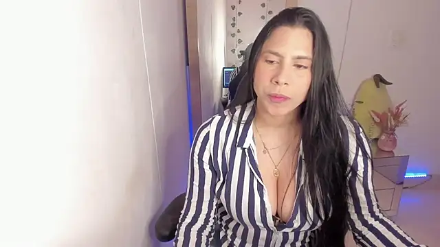 hellensexy online show from December 3, 2024, 8:50 pm