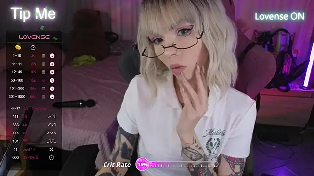 Snapshot of Kerry_Kirk chatting on October 3, 2025, 11:46 pm Kerry Kirk online show from October 3, 2025, 11:46 pm