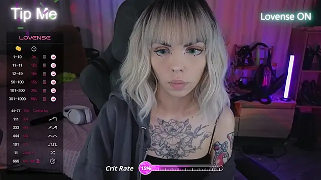 Snapshot of Kerry_Kirk chatting on October 4, 2025, 7:45 pm Kerry Kirk online show from October 4, 2025, 7:45 pm