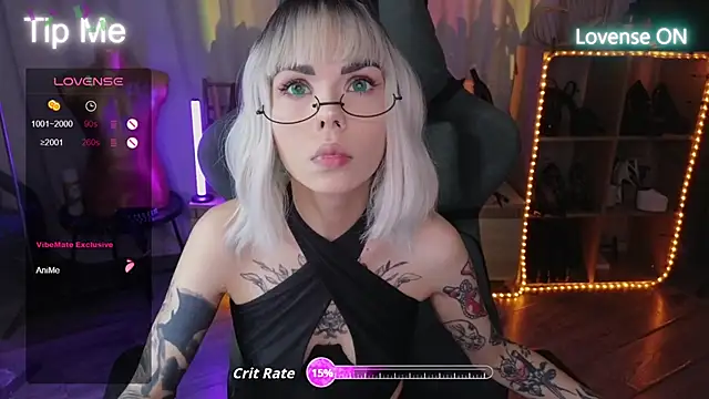 Snapshot of Kerry_Kirk chatting on October 18, 2025, 8:31 pm Kerry Kirk online show from October 18, 2025, 8:31 pm