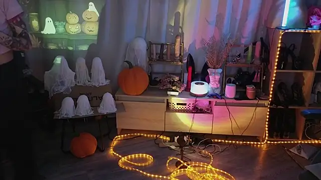 Snapshot of Kerry_Kirk chatting on October 23, 2025, 11:46 pm Kerry Kirk online show from October 23, 2025, 11:46 pm