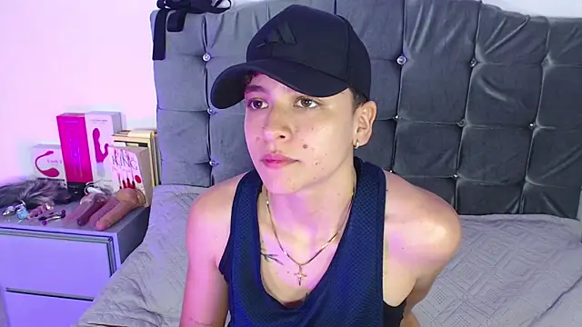 Snapshot of Antonella_Cruz02 chatting on June 16, 2026, 3:42 am Antonella Cruz02 online show from June 16, 2026, 3:42 am