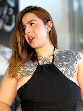 Snapshot of ValerieHilton chatting on October 20, 2025, 9:26 pm ValerieHilton online show from October 20, 2025, 9:26 pm