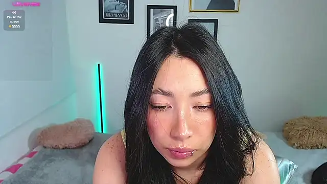 lilyy evanss online show from March 19, 2025, 11:14 pm