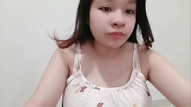 Milajinxi online show from May 9, 2026, 1:11 am