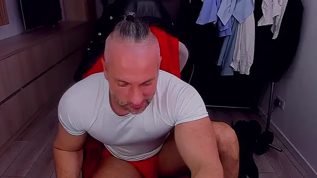 MarisMuscle online show from May 12, 2026, 6:49 pm