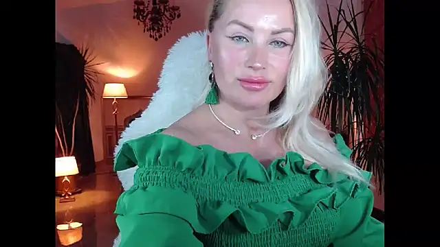 eyesangel22 online show from December 4, 2024, 7:39 am