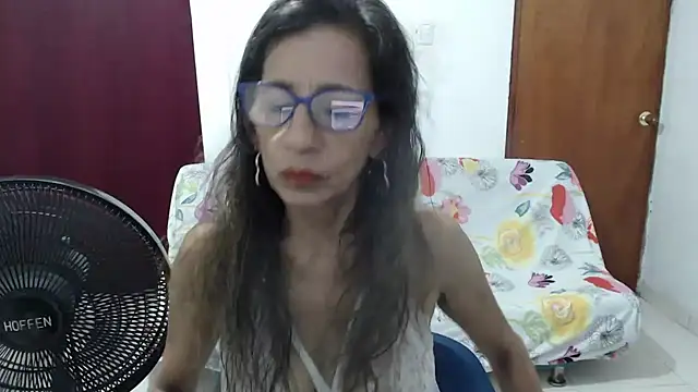 Snapshot of luz_stella chatting on February 25, 2025, 7:58 pm luz stella online show from February 25, 2025, 7:58 pm