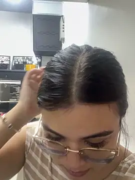 CamilaSofiia online show from November 5, 2025, 8:20 pm