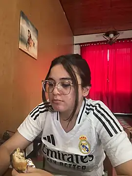 CamilaSofiia online show from April 15, 2026, 9:59 pm