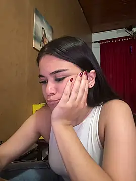 CamilaSofiia online show from May 14, 2026, 11:00 pm