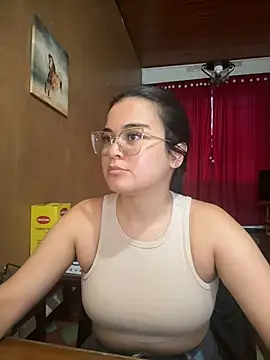 CamilaSofiia online show from May 27, 2026, 11:02 pm