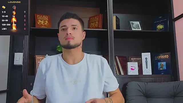 EdwardRoss  online show from September 12, 2025, 8:20 pm