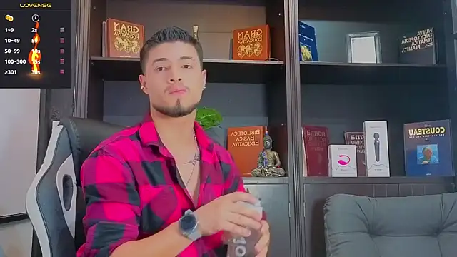 EdwardRoss  online show from September 26, 2025, 8:35 pm