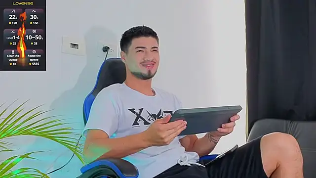 EdwardRoss  online show from November 29, 2025, 8:34 pm