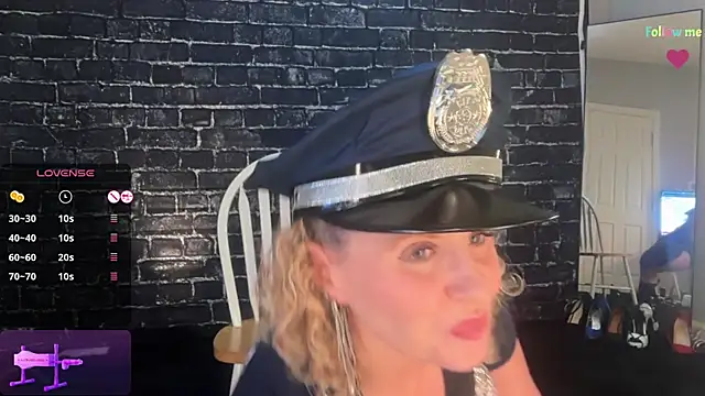 Snapshot of AmberJade_AmJ chatting on October 30, 2025, 12:12 am AmberJade AmJ online show from October 30, 2025, 12:12 am